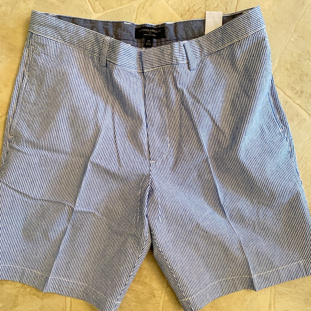 ⛳️Banana Republic Men’s 34”Seersucker Shorts
